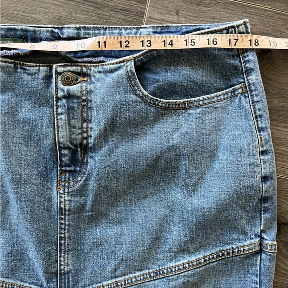 Women’s Denim Maxi Shirt.  Size.  12 r.  Color medium wash - Picture 8 of 9